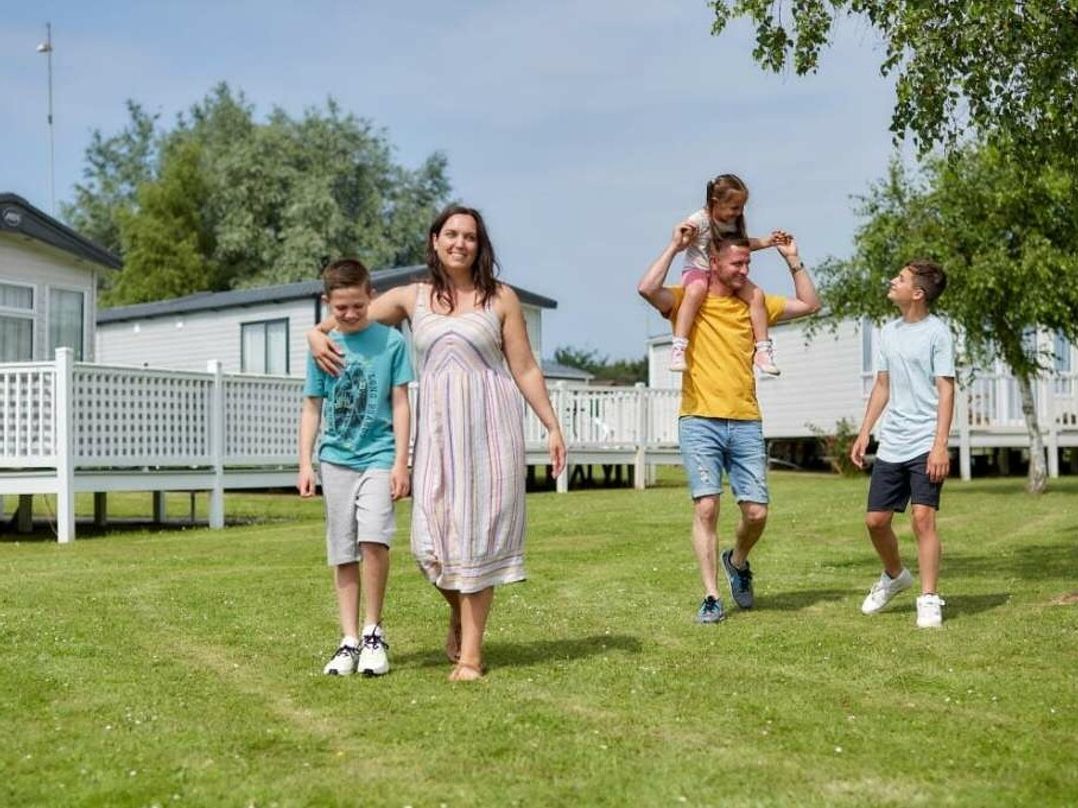 Manor Park Holiday Village - Holiday Accommodation 22313