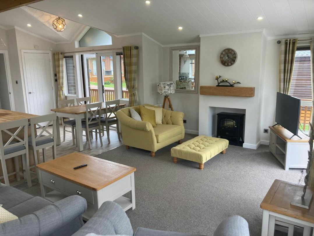 White Acres Holiday Park - Holiday Accommodation 22327