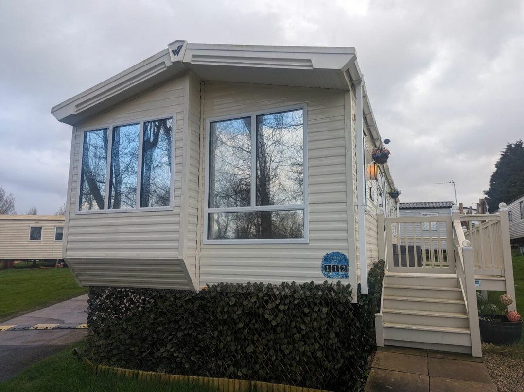 Marton Mere Holiday Village - Holiday Accommodation 22350