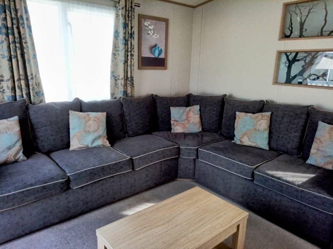 Marton Mere Holiday Village - Holiday Accommodation 22356