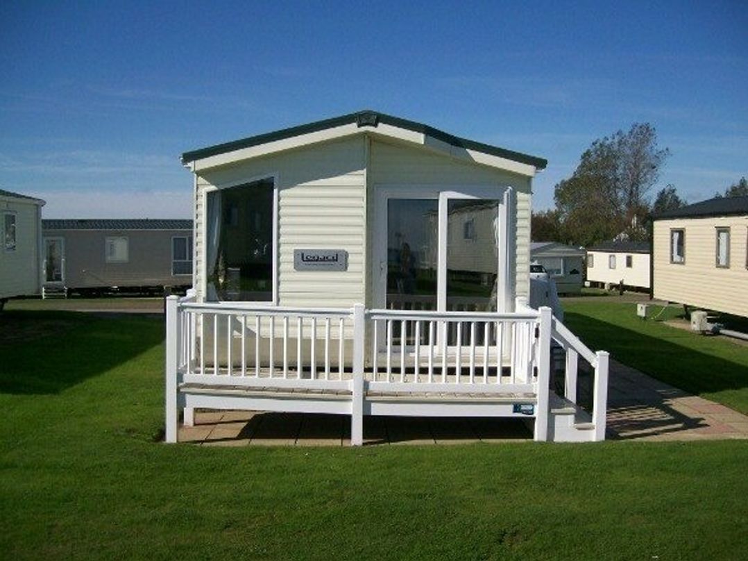 Hopton Holiday Village - Holiday Accommodation 2373