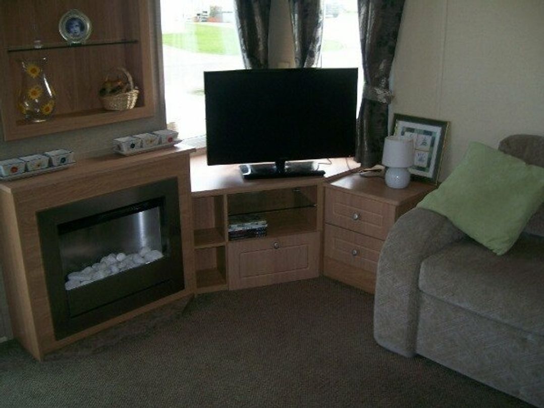 Hopton Holiday Village - Holiday Accommodation 2373