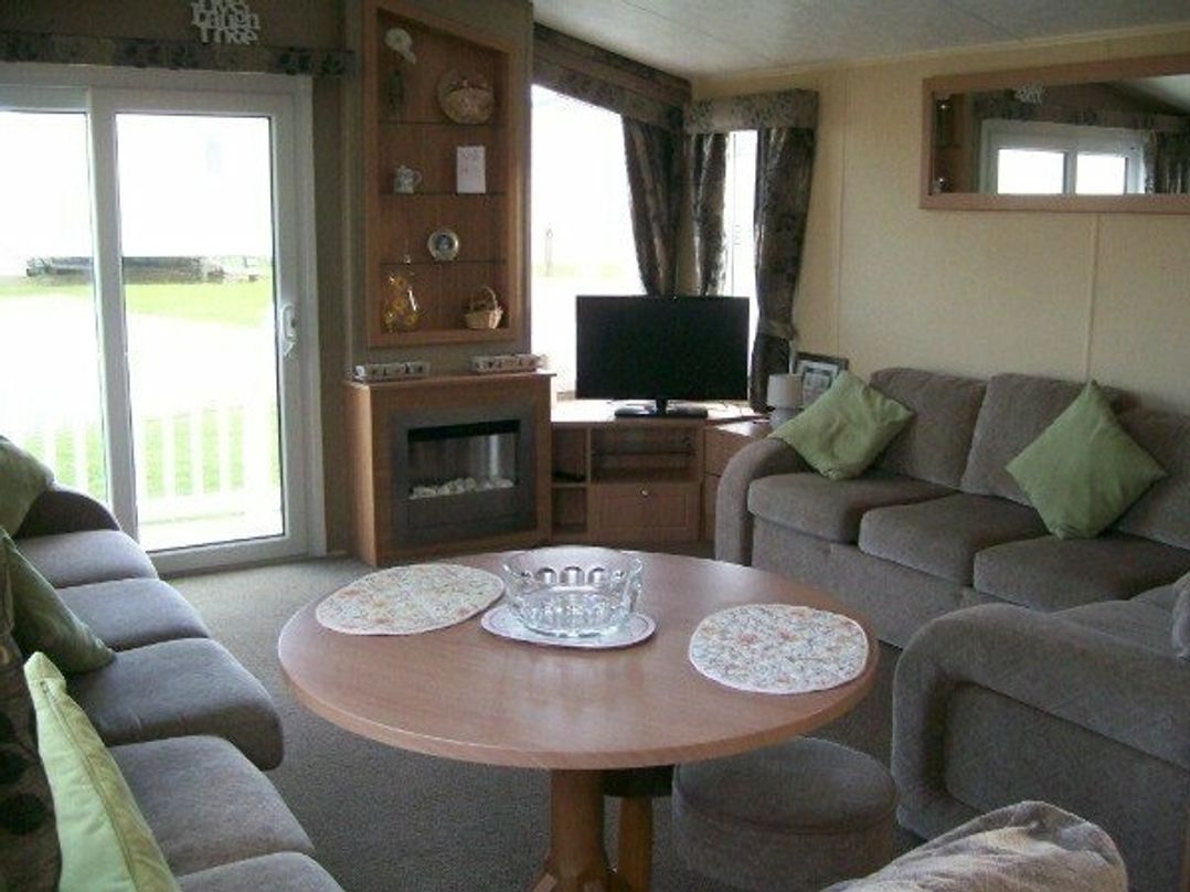 Hopton Holiday Village - Holiday Accommodation 2373