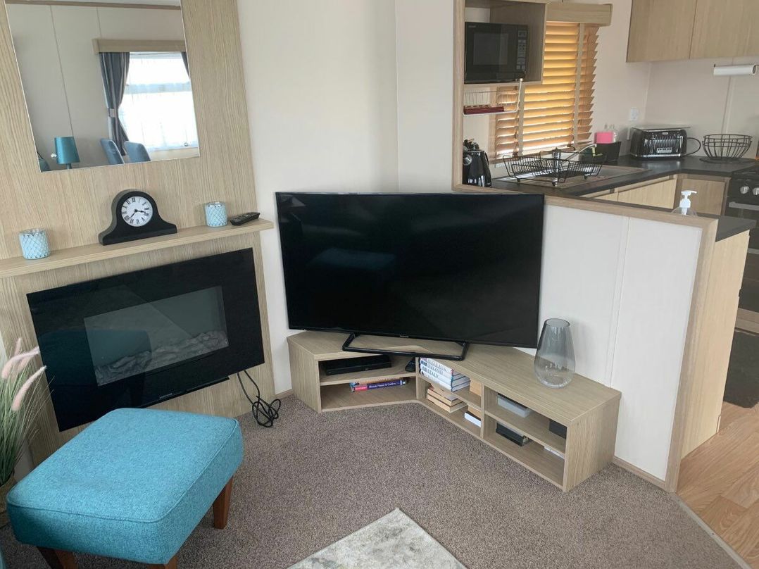 Hayling Island Holiday Park - Meadow Bay Villages - Holiday Accommodation 2399