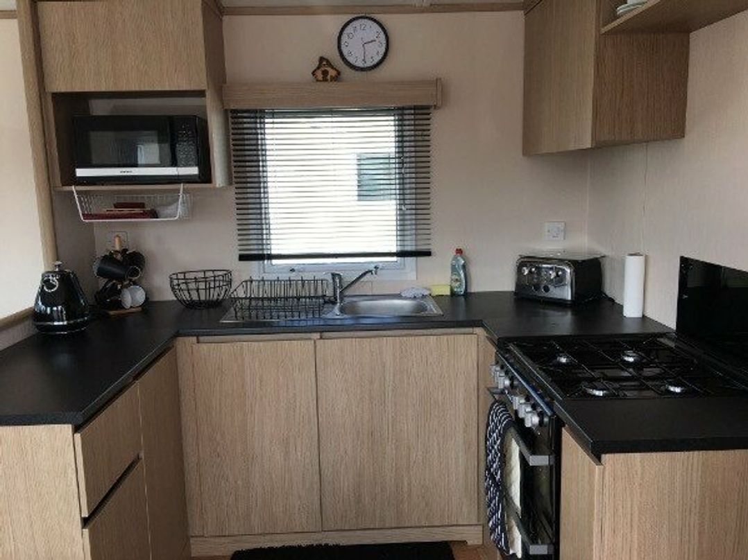 Hayling Island Holiday Park - Meadow Bay Villages - Holiday Accommodation 2399