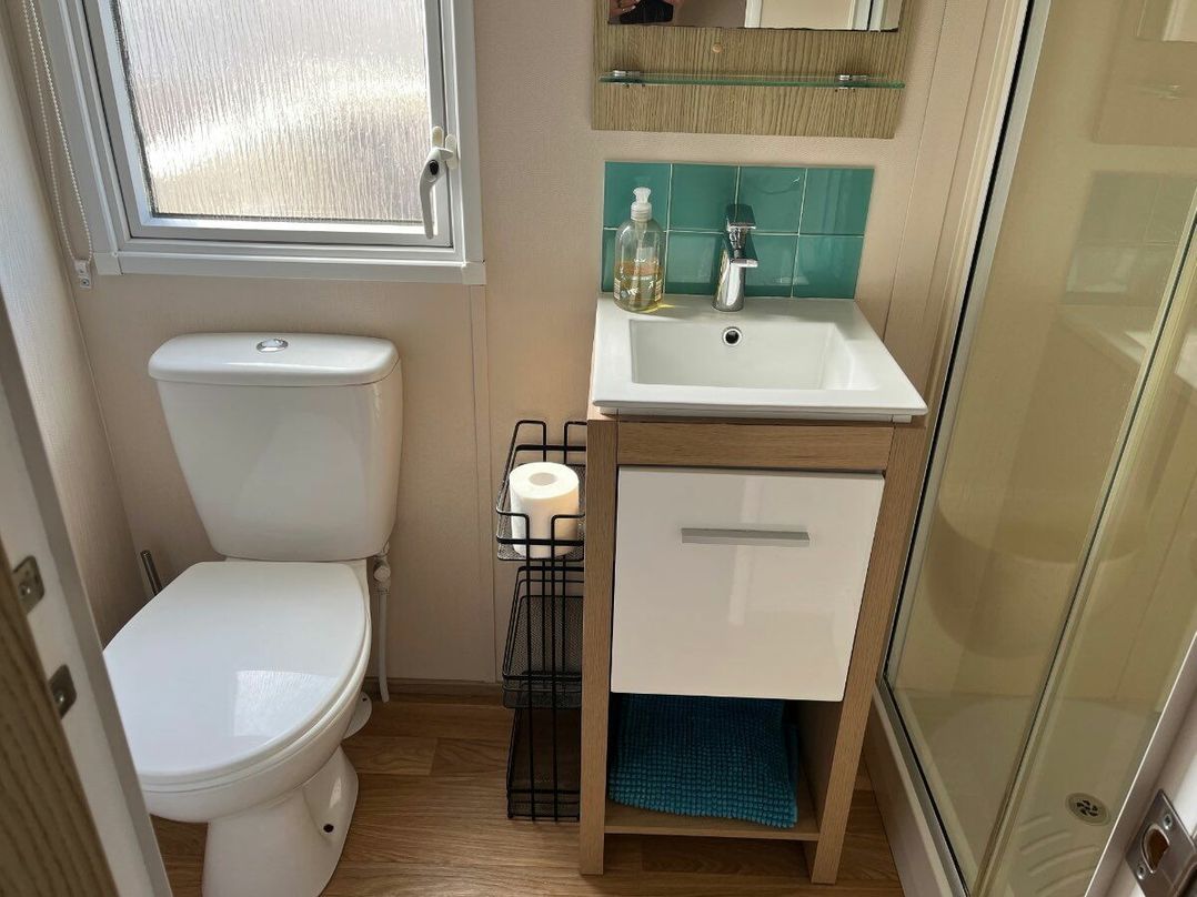 Hayling Island Holiday Park - Meadow Bay Villages - Holiday Accommodation 2399