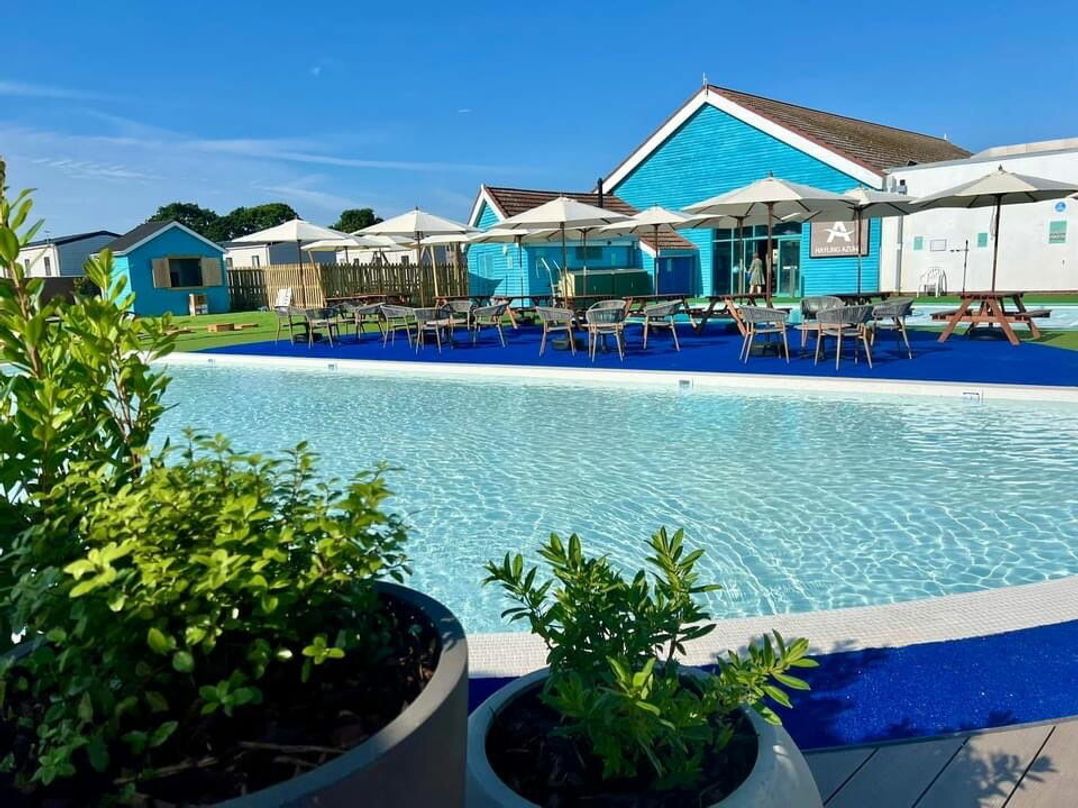 Hayling Island Holiday Park - Meadow Bay Villages - Holiday Accommodation 2399