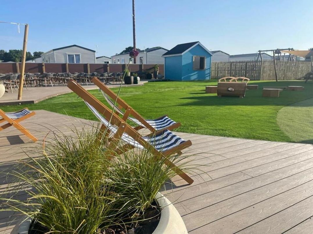 Hayling Island Holiday Park - Meadow Bay Villages - Holiday Accommodation 2399