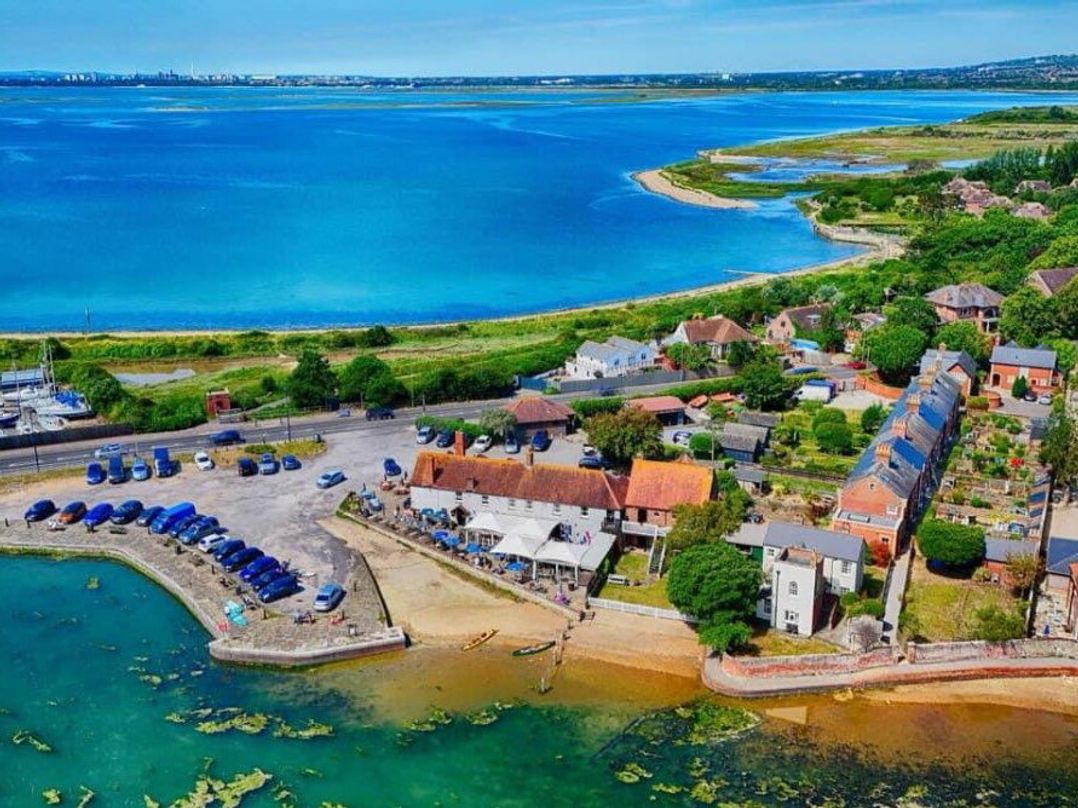 Hayling Island Holiday Park - Meadow Bay Villages - Holiday Accommodation 2399