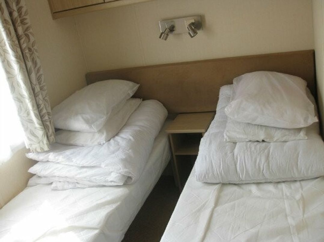 Golden Gate Holiday Centre - Holiday Accommodation 2837