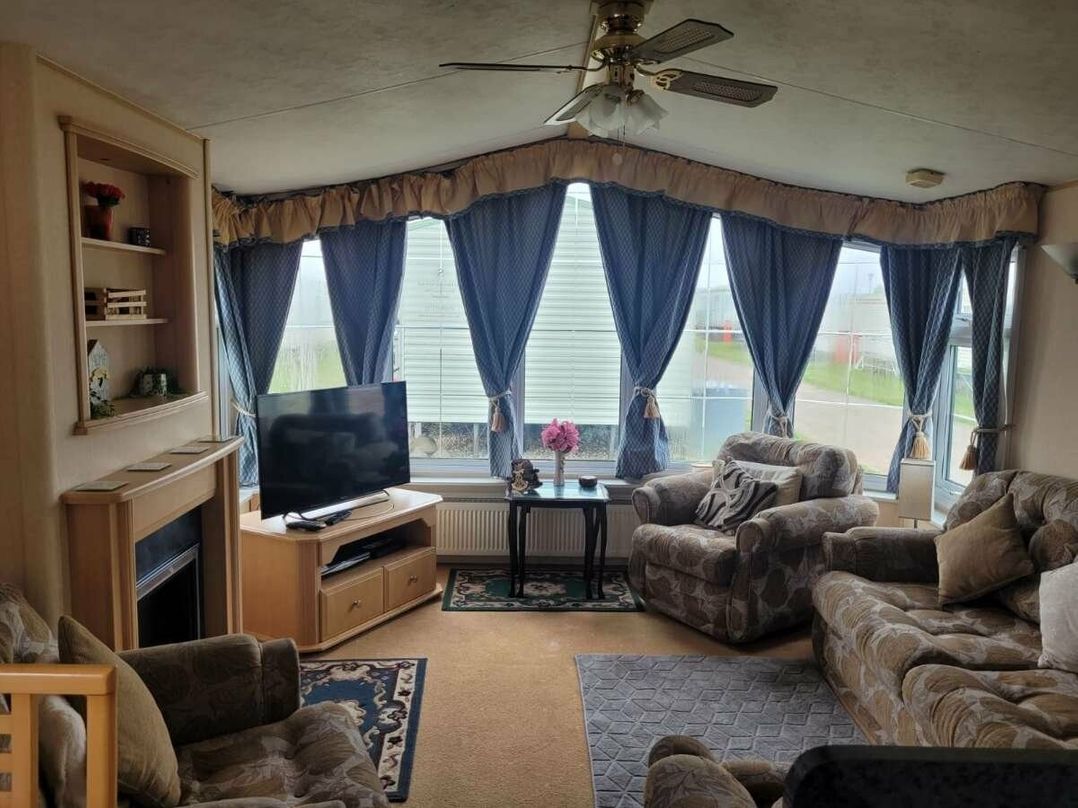 Coral Beach - Holiday Accommodation 3039