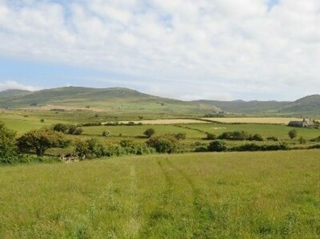 Cefn Caer Ferch (private land) - Holiday Accommodation 3251