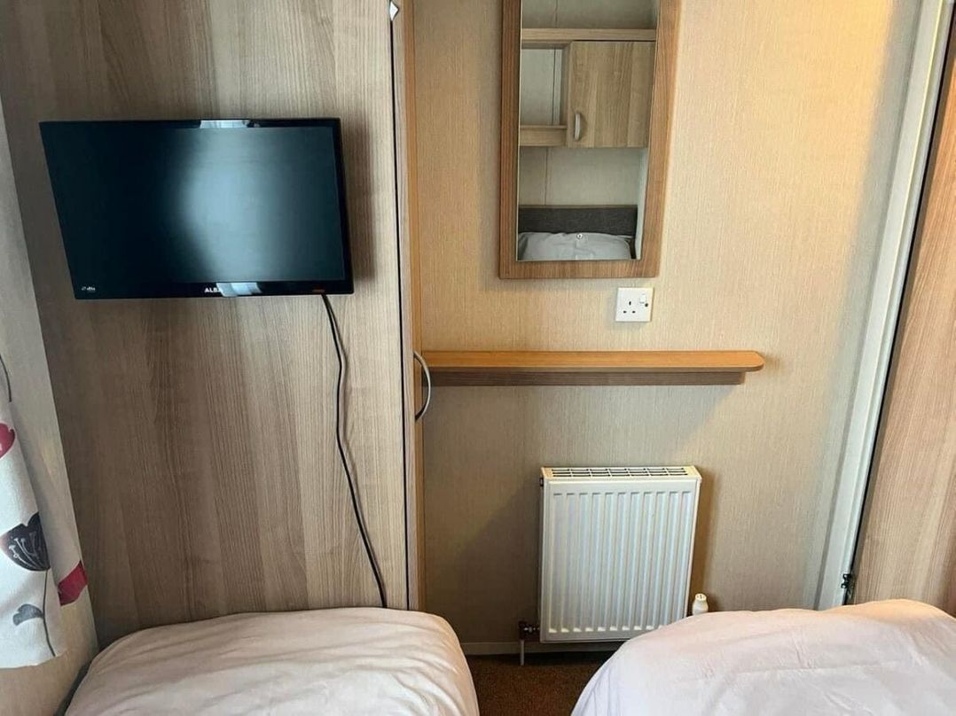 Marton Mere Holiday Village - Holiday Accommodation 3560