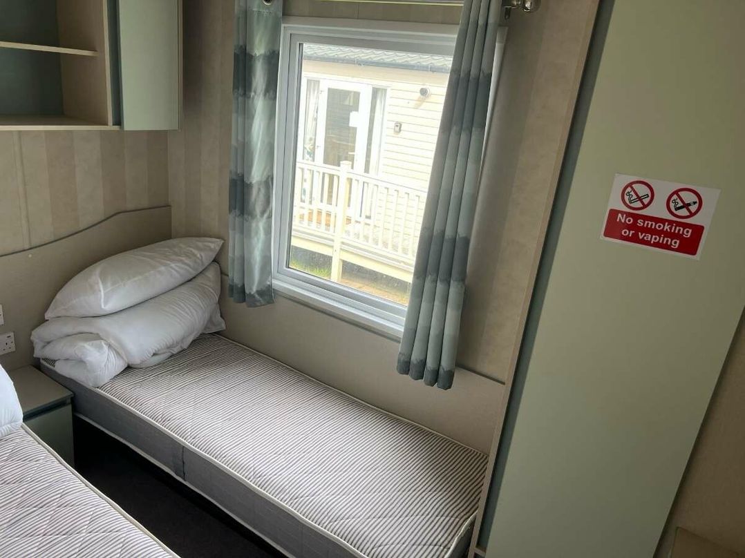 Marton Mere Holiday Village - Holiday Accommodation 3628