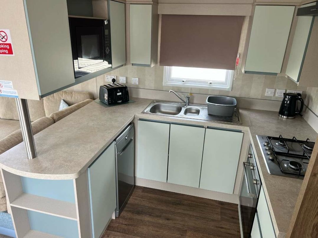 Marton Mere Holiday Village - Holiday Accommodation 3628