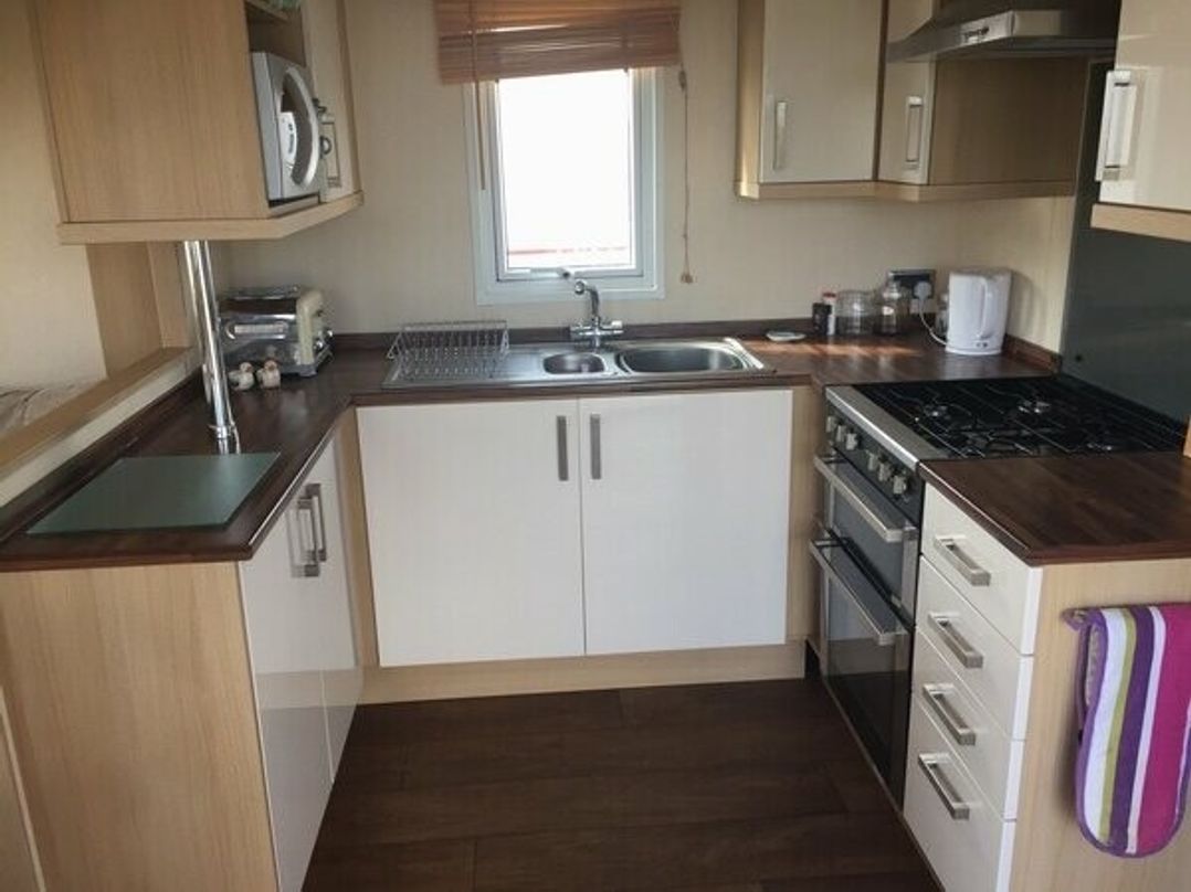 Caister Holiday Park - Holiday Accommodation 3820