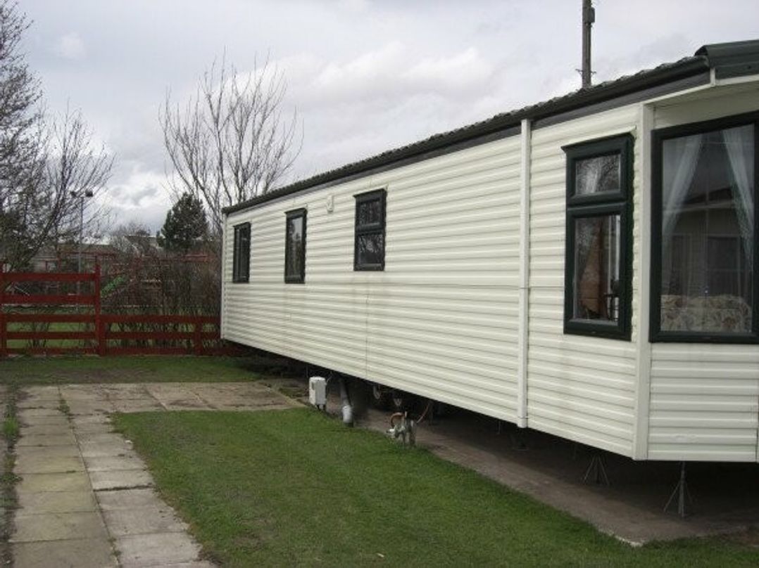 Ty Mawr Holiday Park - Holiday Accommodation 384