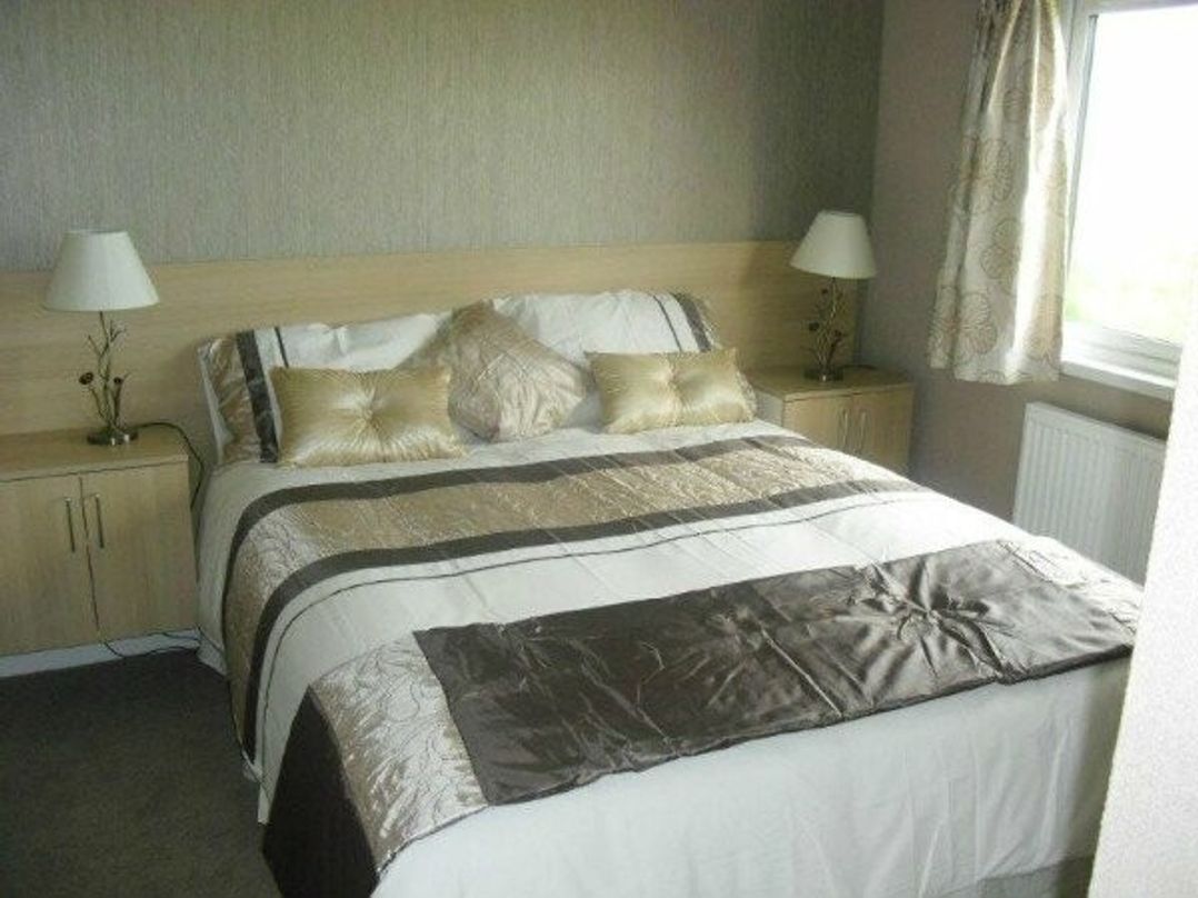 White Acres Holiday Park - Holiday Accommodation 399