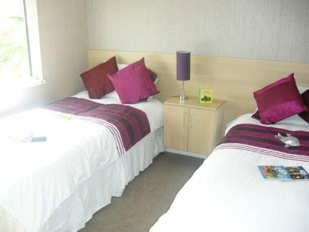 White Acres Holiday Park - Holiday Accommodation 399