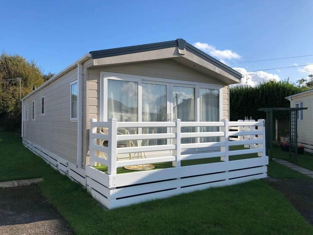 Lido Beach Holiday Park - Holiday Accommodation 4111