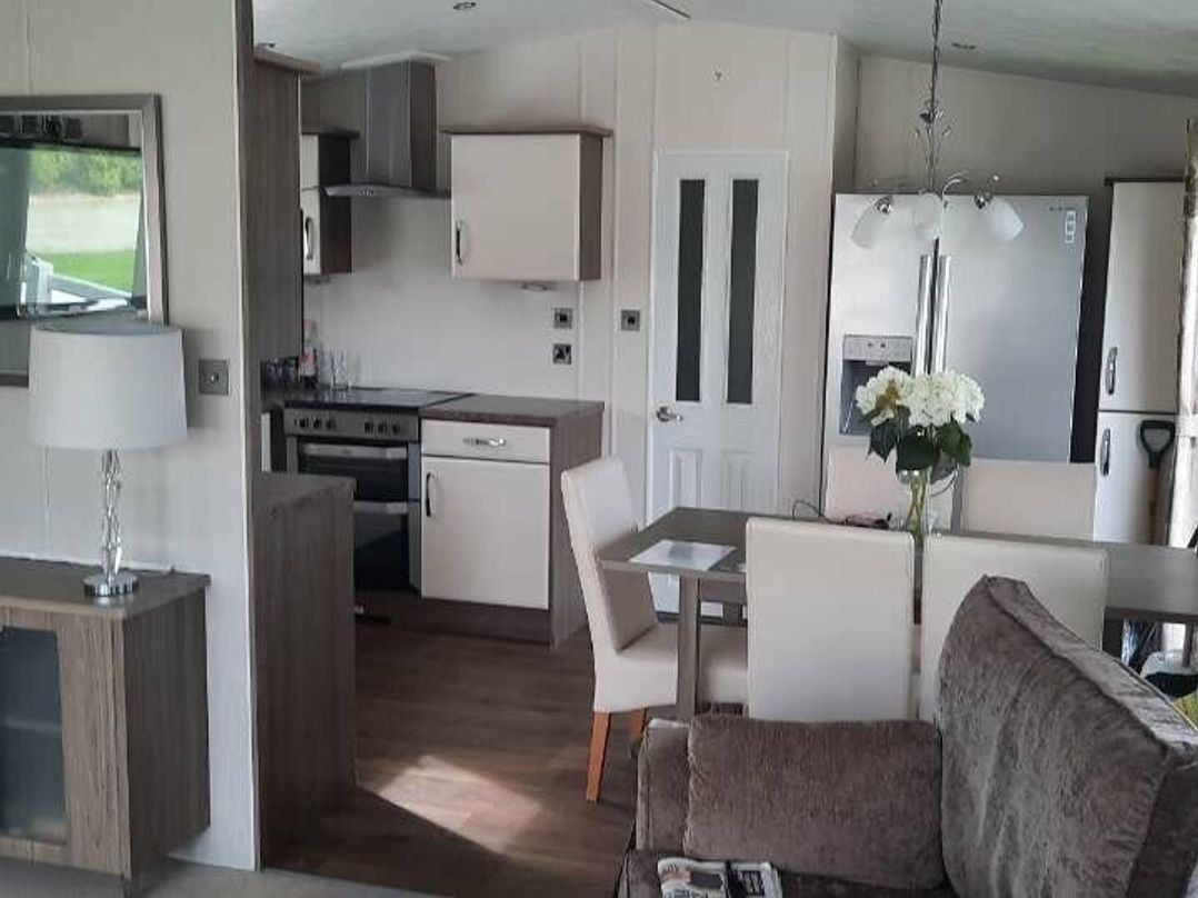 Lido Beach Holiday Park - Holiday Accommodation 4111