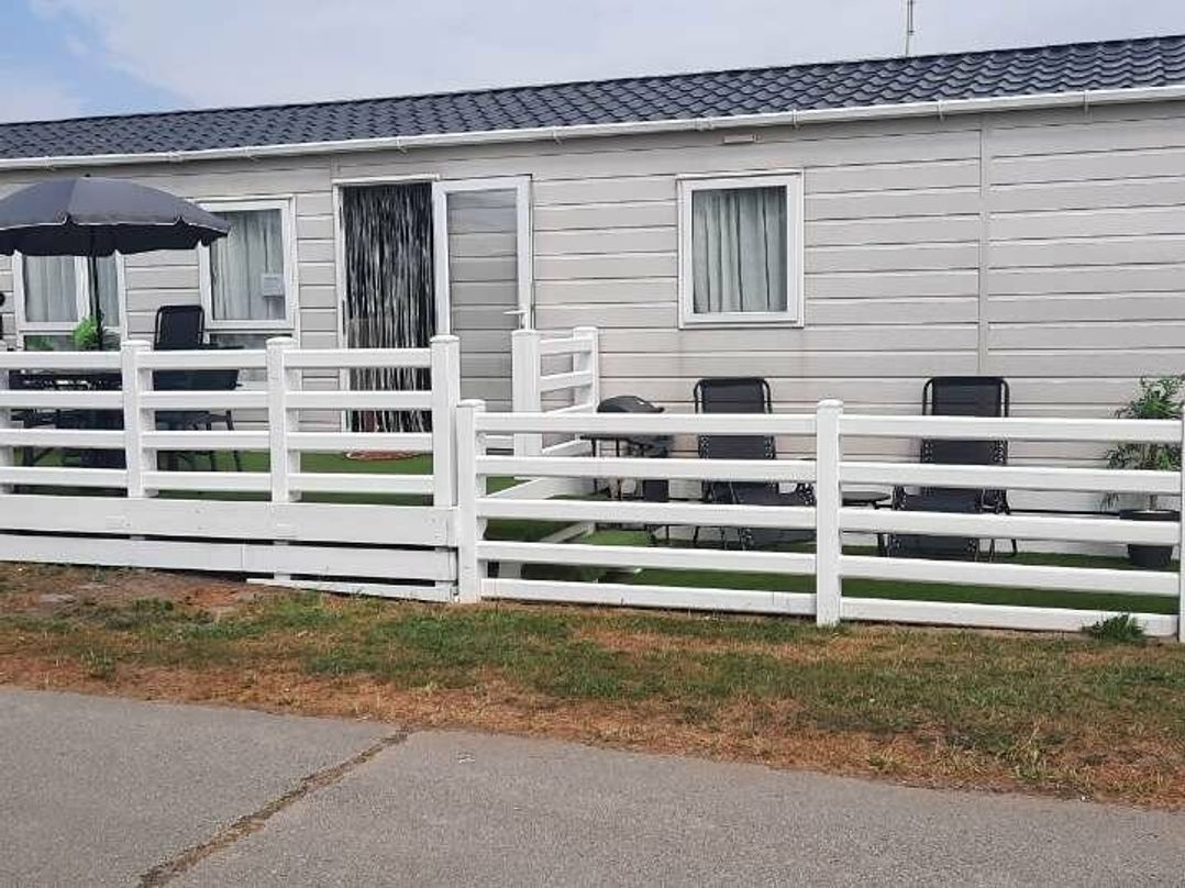 Lido Beach Holiday Park - Holiday Accommodation 4111