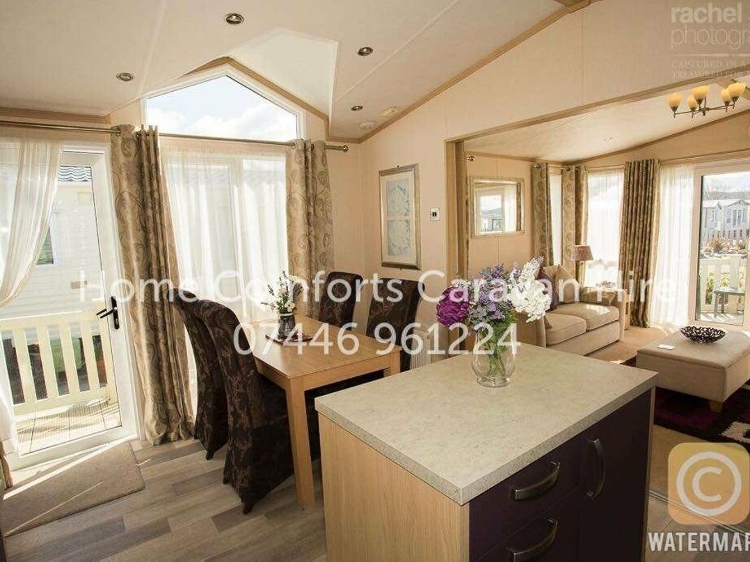 Golden Gate Holiday Centre - Holiday Accommodation 451