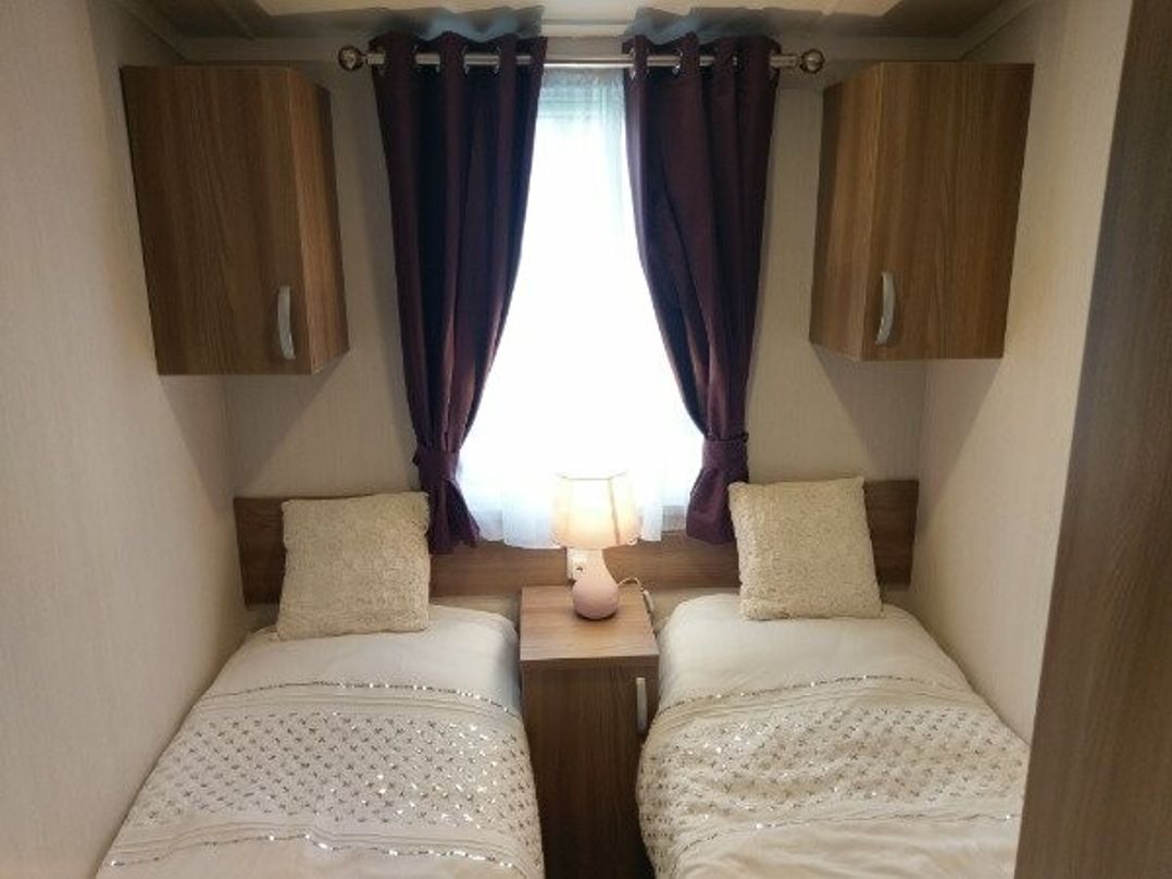 Devon Cliffs Holiday Park - Holiday Accommodation 5174