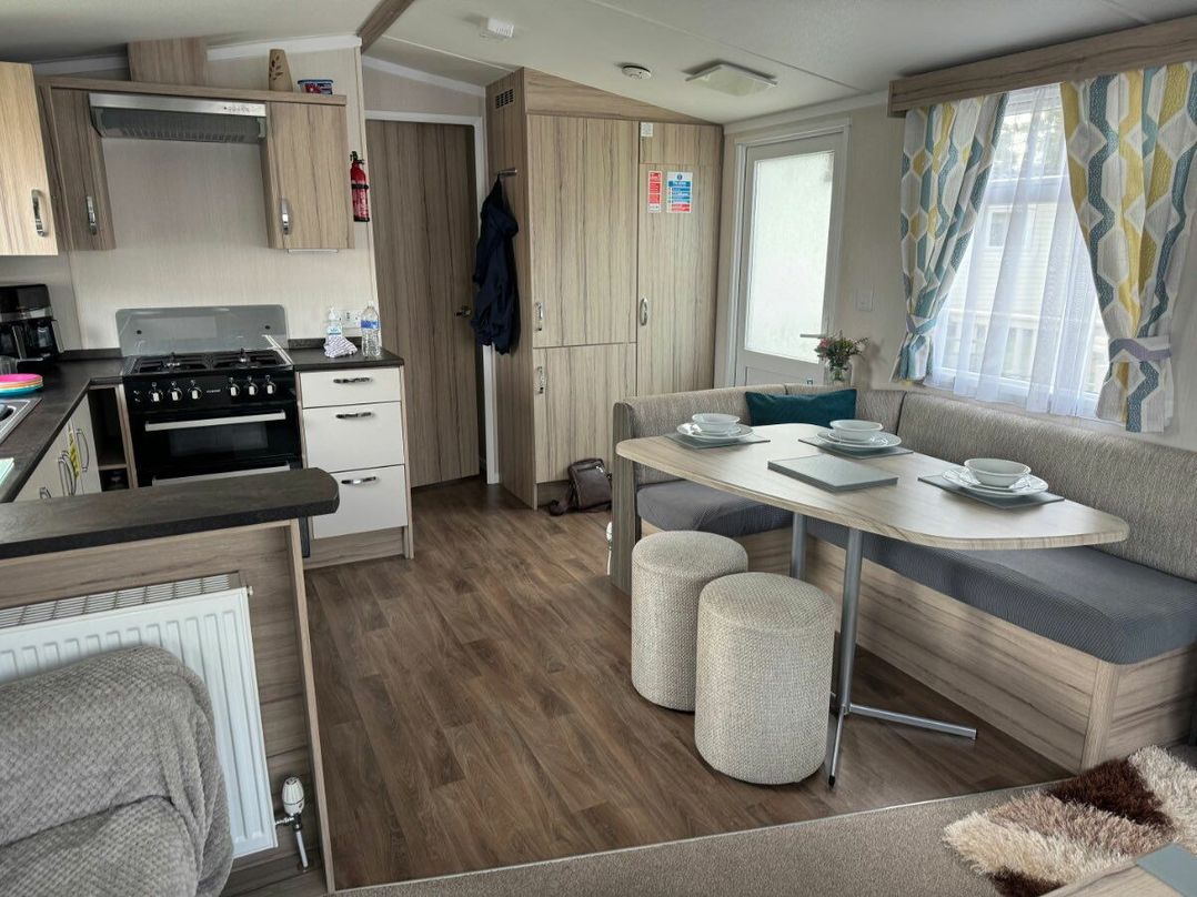 Marton Mere Holiday Village - Holiday Accommodation 5625