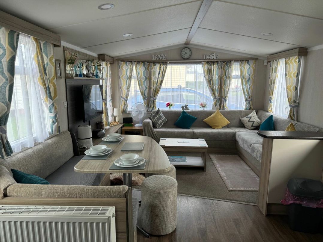 Marton Mere Holiday Village - Holiday Accommodation 5625