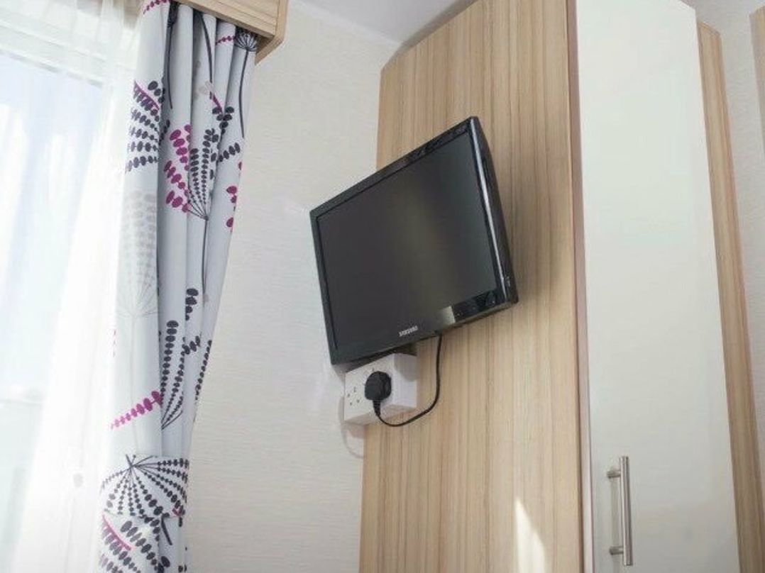 Marton Mere Holiday Village - Holiday Accommodation 5626