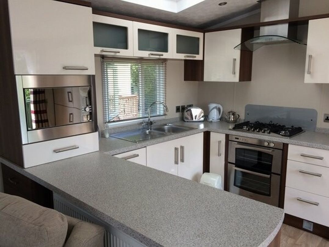 Pinewoods Holiday Park - Holiday Accommodation 5674