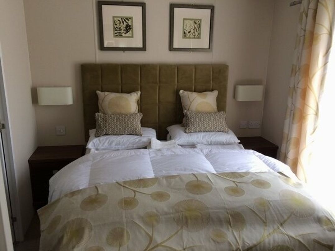 Pinewoods Holiday Park - Holiday Accommodation 5674