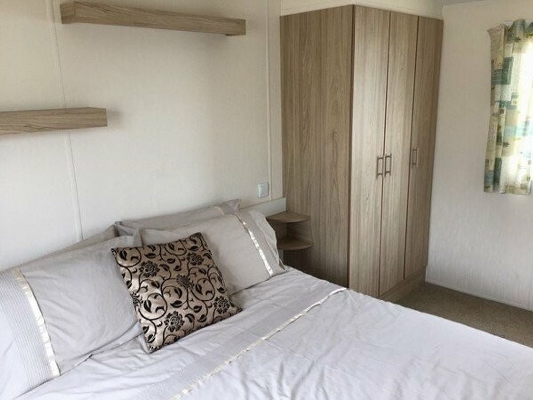 Golden Sands - Holiday Accommodation 5768