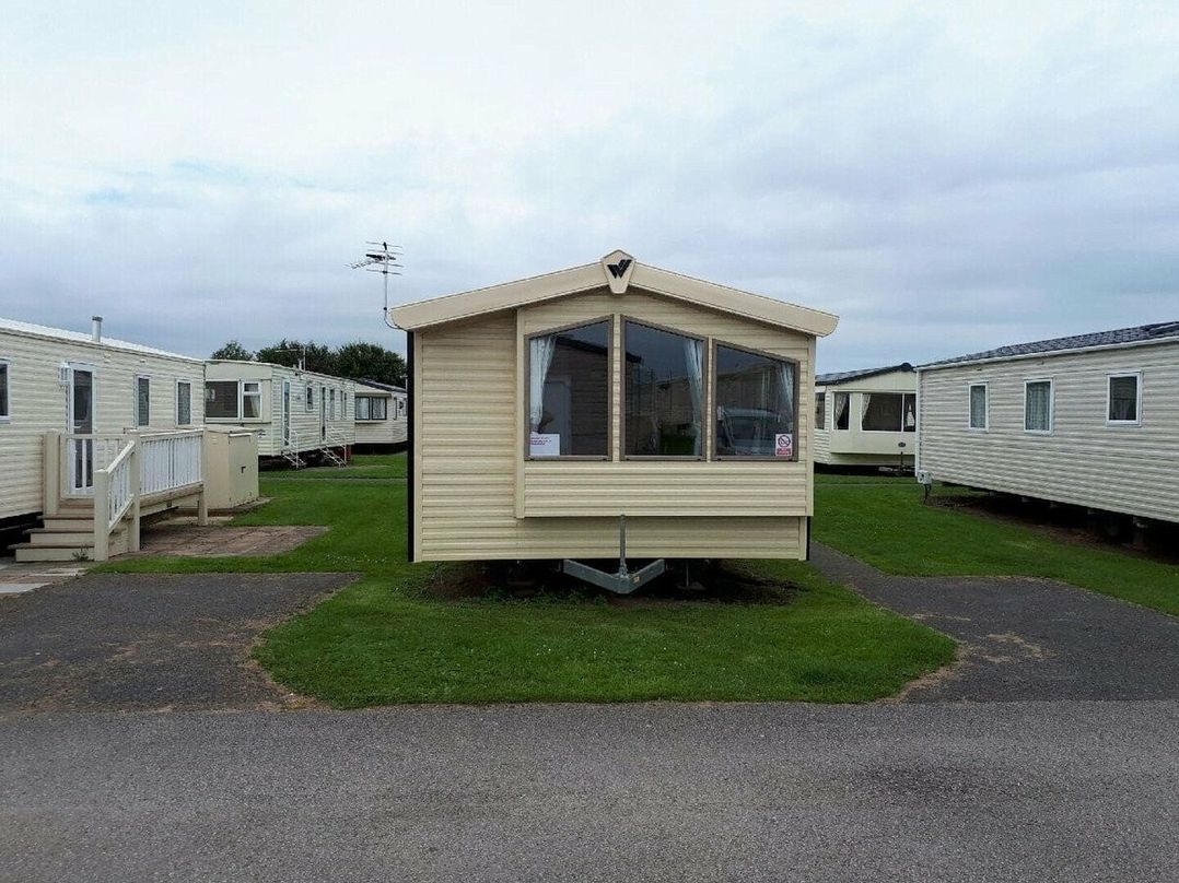 Golden Sands - Holiday Accommodation 5768