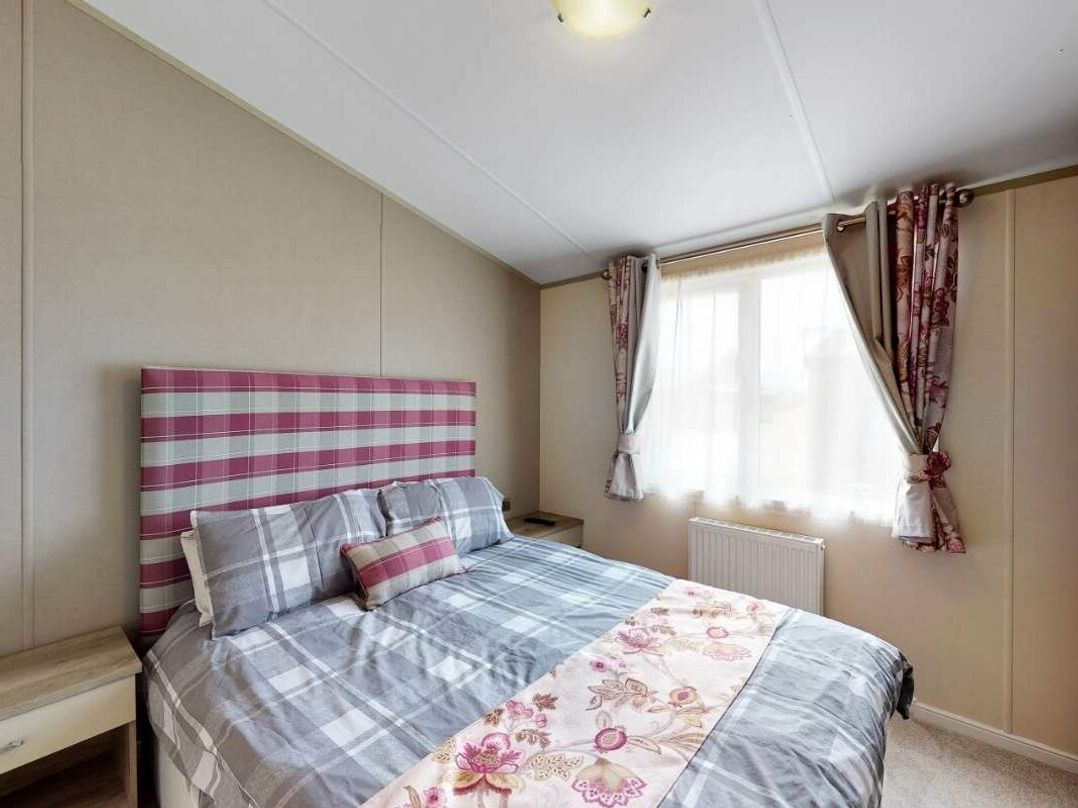 Tattershall Lakes Country Park - Holiday Accommodation 5852