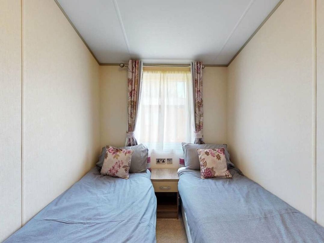 Tattershall Lakes Country Park - Holiday Accommodation 5852