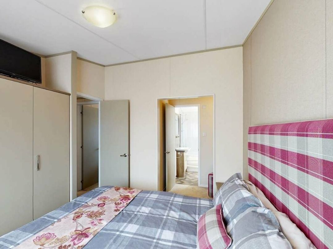 Tattershall Lakes Country Park - Holiday Accommodation 5852