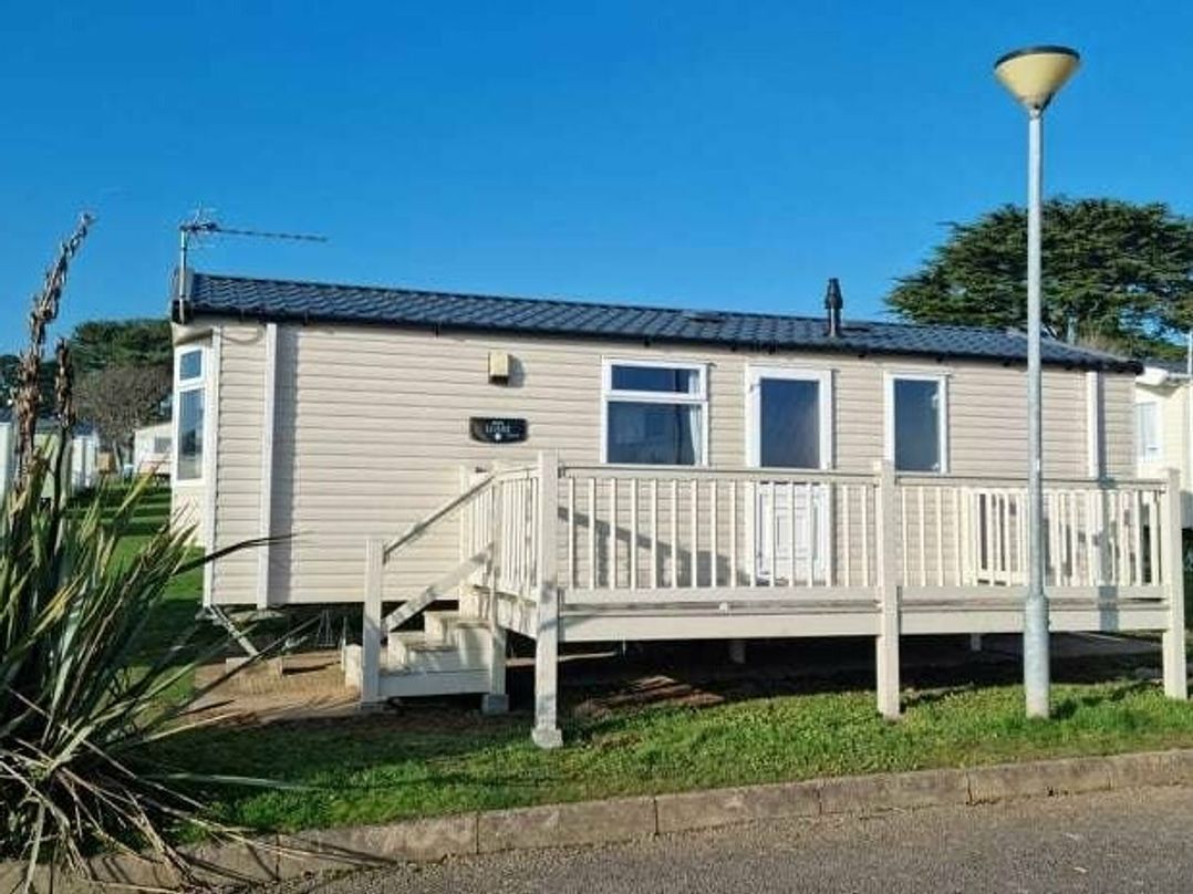Looe Bay Holiday Park - Holiday Accommodation 5972