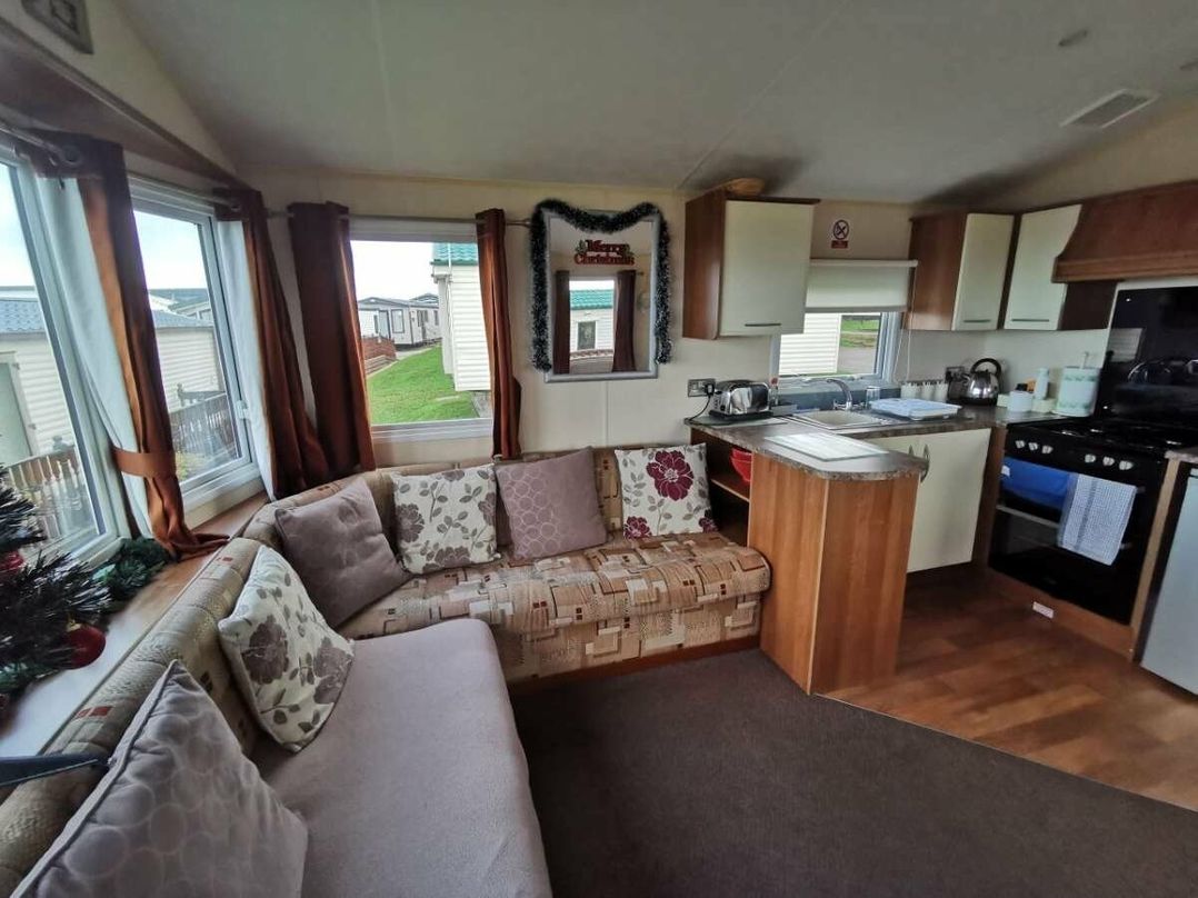 Liskey Hill Caravan Park - Holiday Accommodation 6217