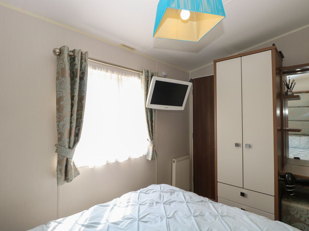Hopton Holiday Village - Holiday Accommodation 632