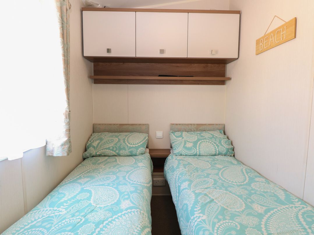 Hopton Holiday Village - Holiday Accommodation 632