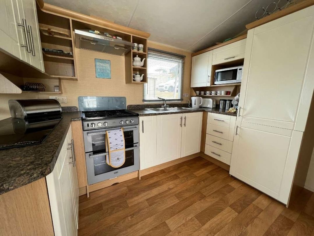 Waterside, Paignton - Holiday Accommodation 663