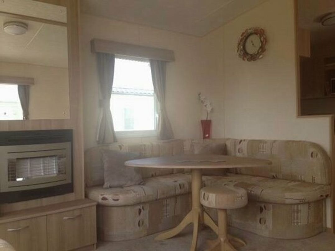 North Shore Holiday Centre - Holiday Accommodation 6635