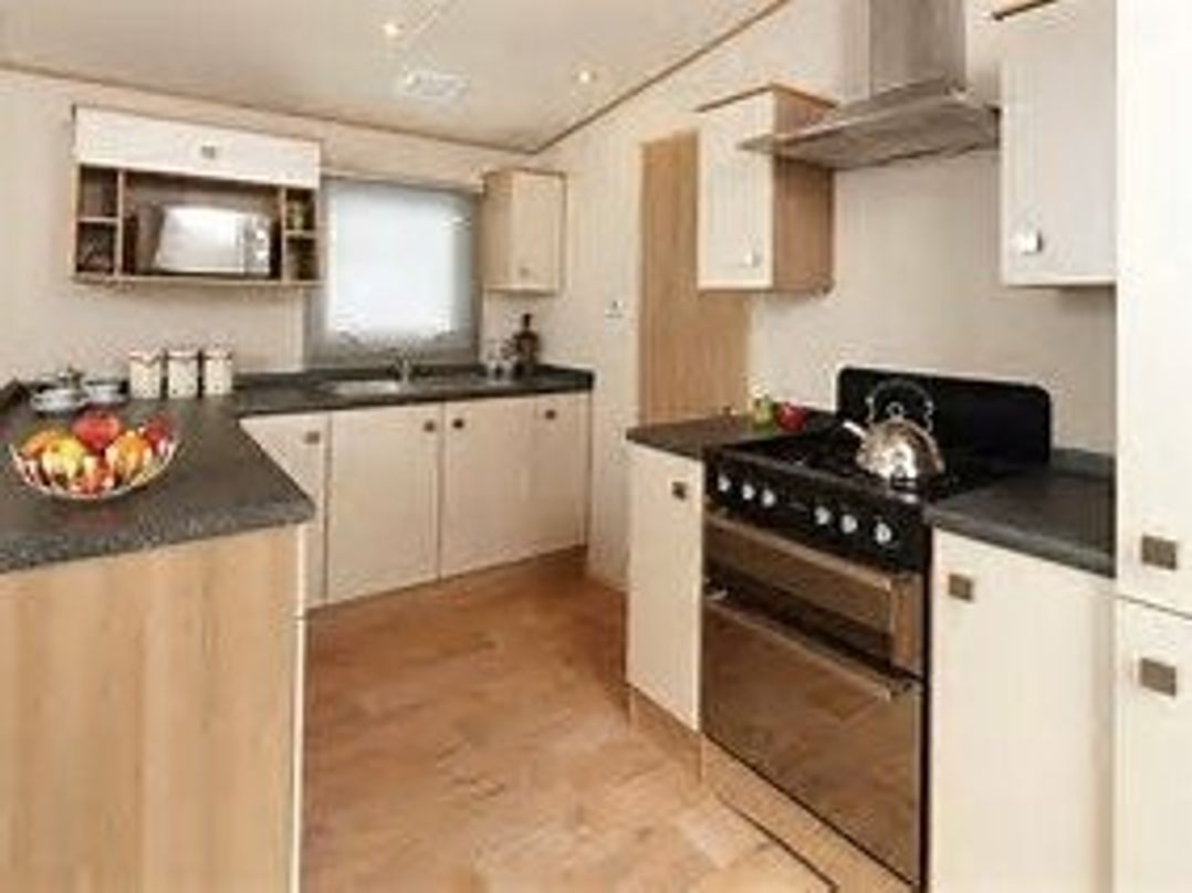 Tattershall Lakes Country Park - Holiday Accommodation 6778