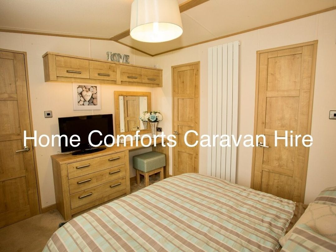 Golden Gate Holiday Centre - Holiday Accommodation 6959