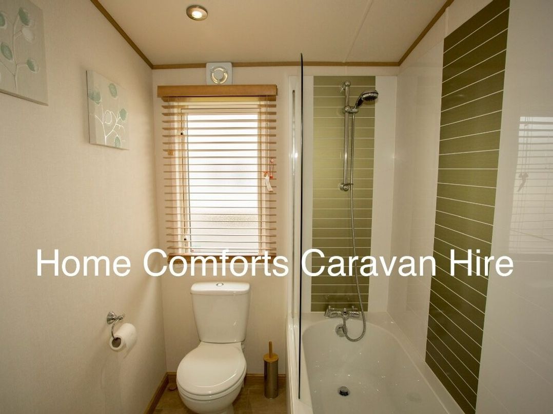 Golden Gate Holiday Centre - Holiday Accommodation 6959