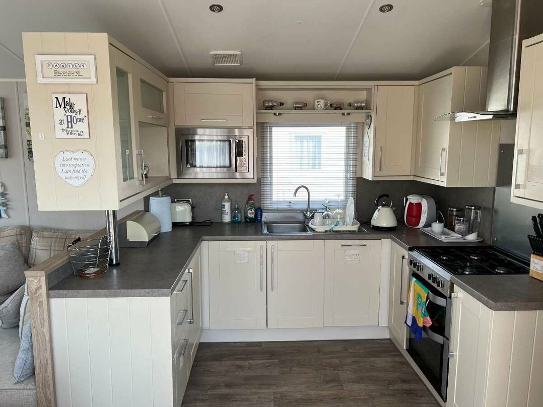 Pinewoods Holiday Park - Holiday Accommodation 6988