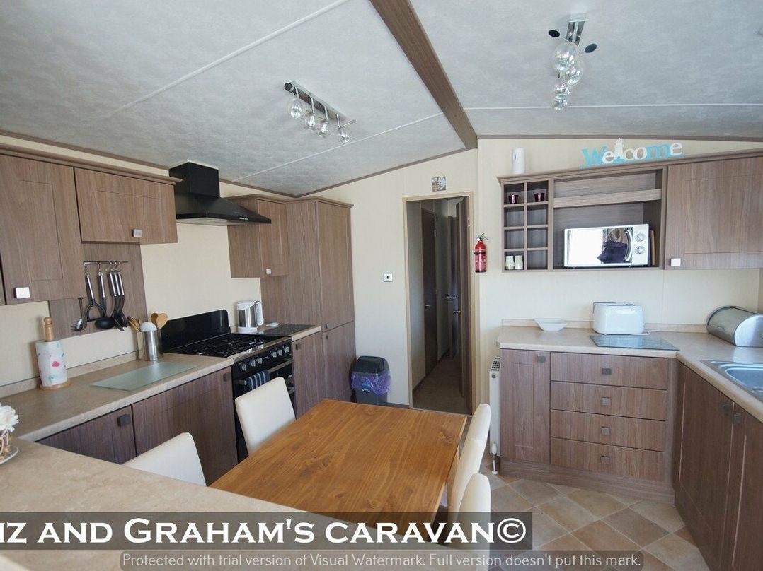 Golden Sands Kinmel Bay - Holiday Accommodation 700