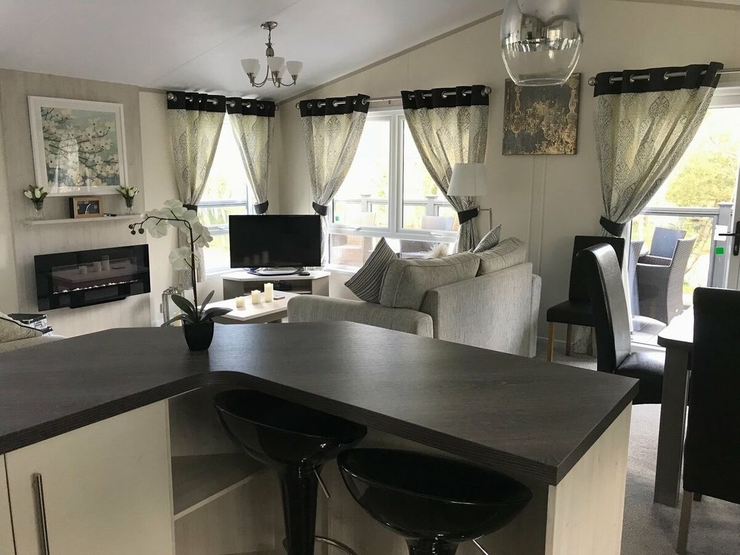 White Acres Holiday Park - Holiday Accommodation 7150